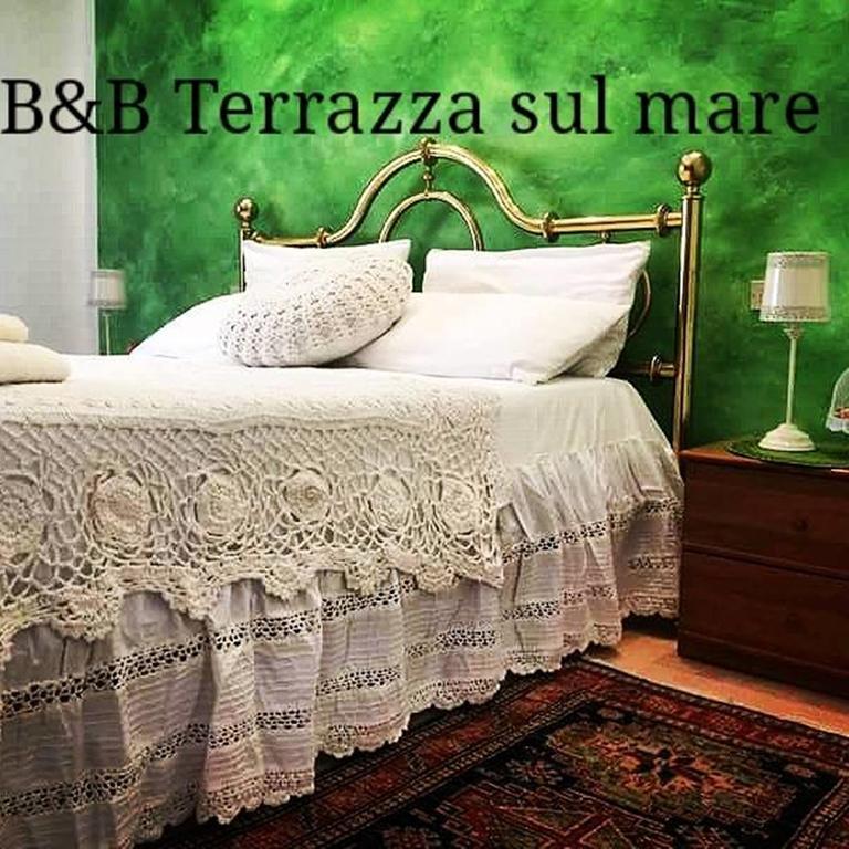 Terrazza Sul Mare Bed & Breakfast Fano Ngoại thất bức ảnh